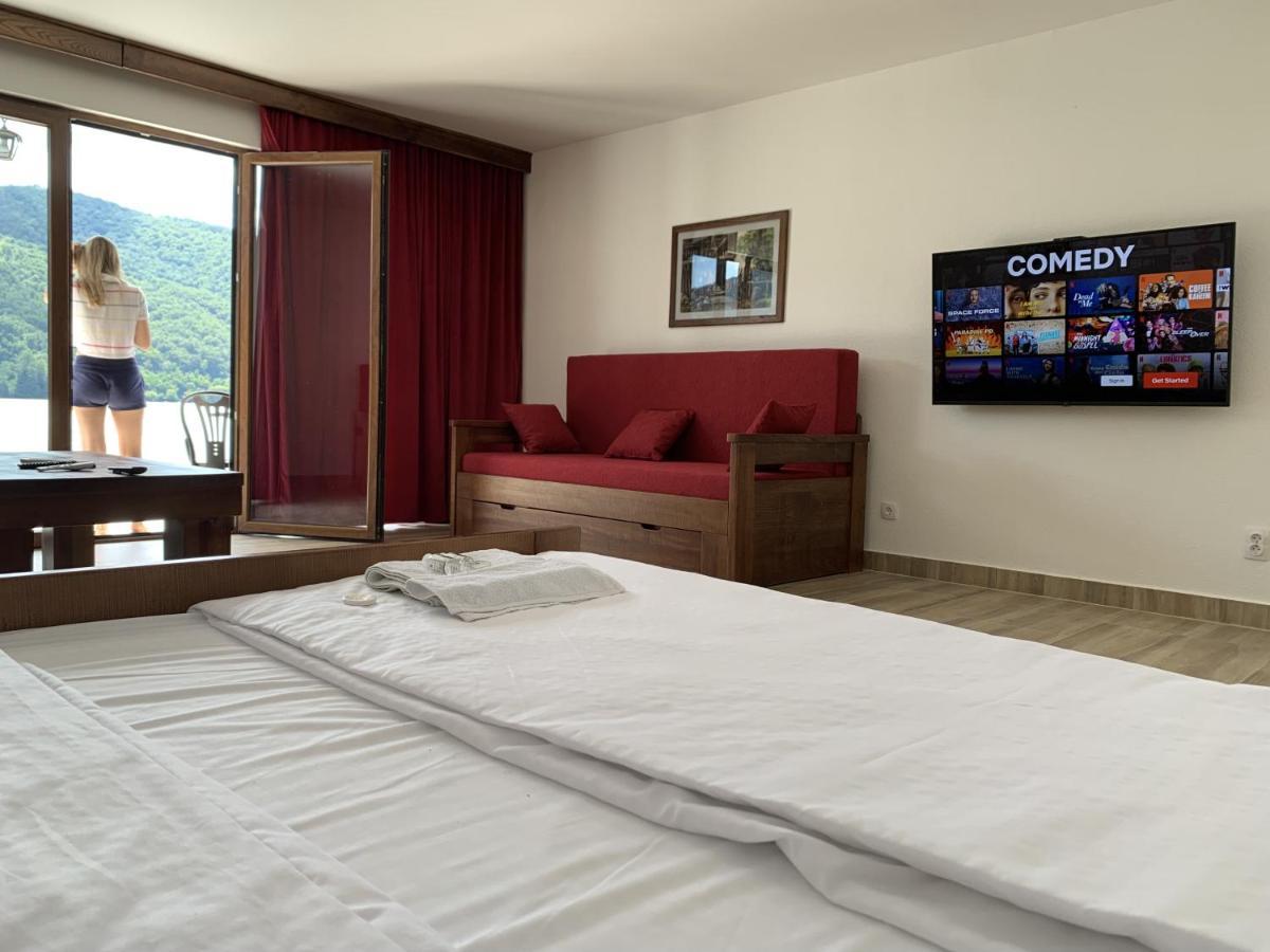 Dunavska Vila Milosavljevic Donji Milanovac Esterno foto